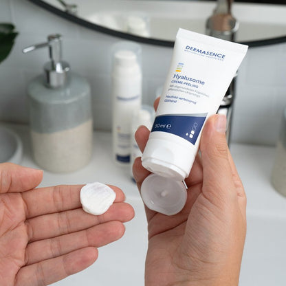 DERMASENCE Hyalusome Cream peeling – textuur op de huid