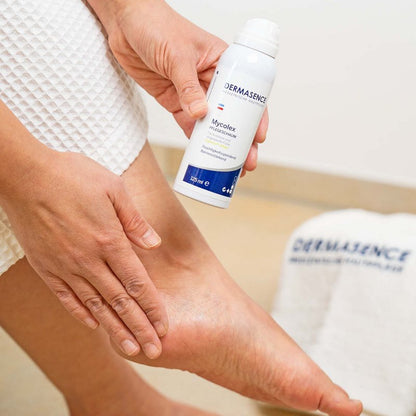 DERMASENCE Mycolex Care foam – textuur op de huid