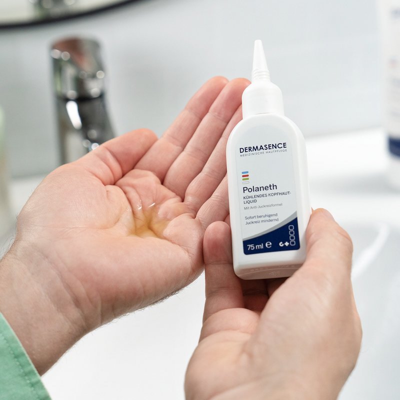 DERMASENCE Polaneth Cooling scalp liquid – textuur op de huid